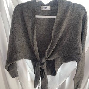 LOOSE FITTED TIE UP SWEATER